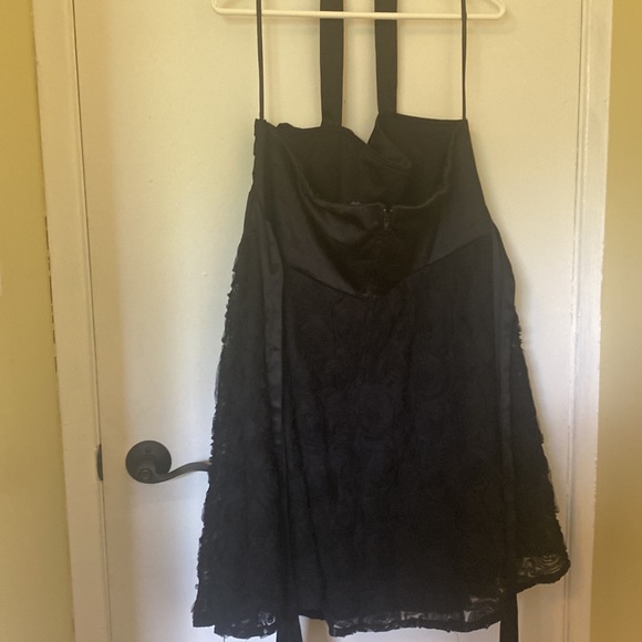 Black satin top halter dress with flowers - Picture 3 of 7